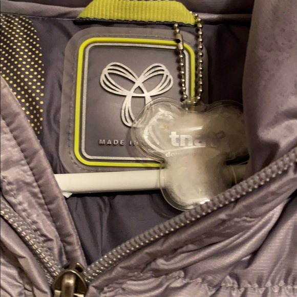 TNA puffer - Picture 2 of 5